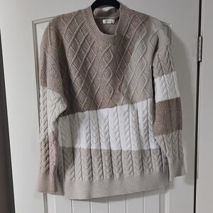 Cable Knit Sweater in Beige and White